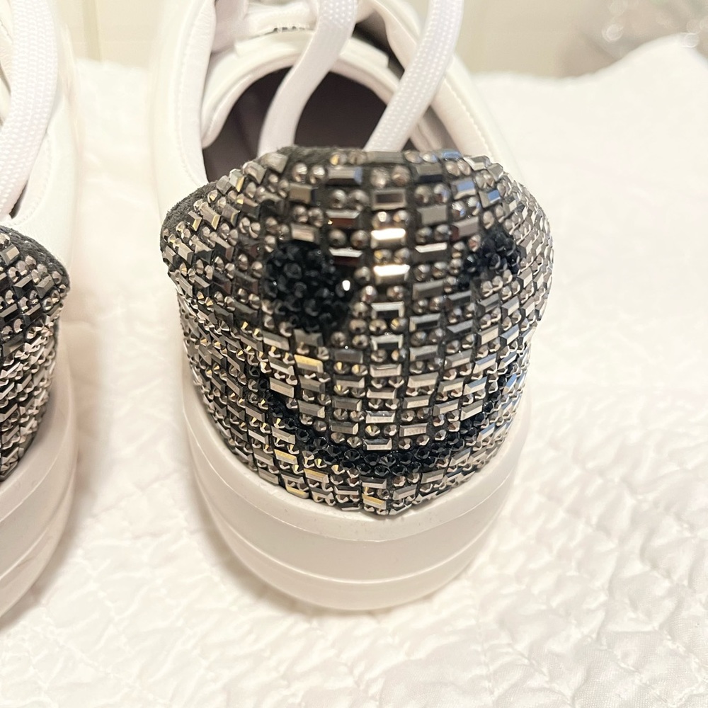 Lola Cruz smiley face sneaker - Picture 3 of 11